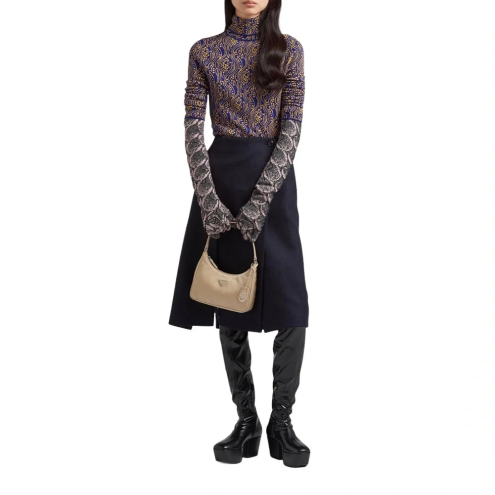 PRADA | Superfine Wool Jacquard Gloves In Charcoal✨